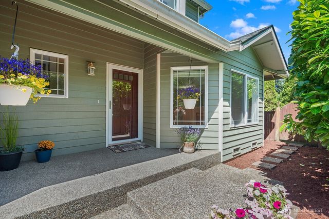 15732 Interlake Avenue N, Shoreline, WA 98133
