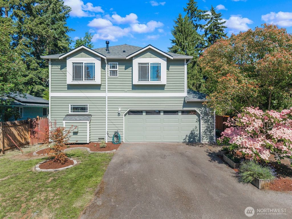 15732 Interlake Avenue N, Shoreline, WA 98133
