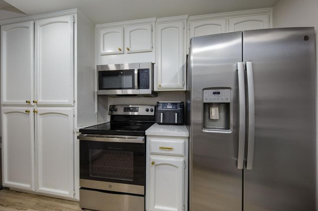 3081 Sea Gull Ln, Stockton, CA 95219