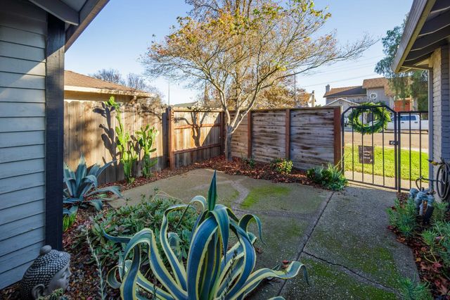 3081 Sea Gull Ln, Stockton, CA 95219