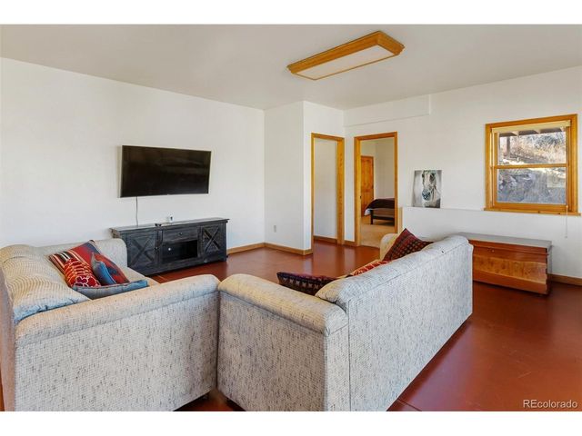 9110 Mountain Rd, Cascade, CO 80809