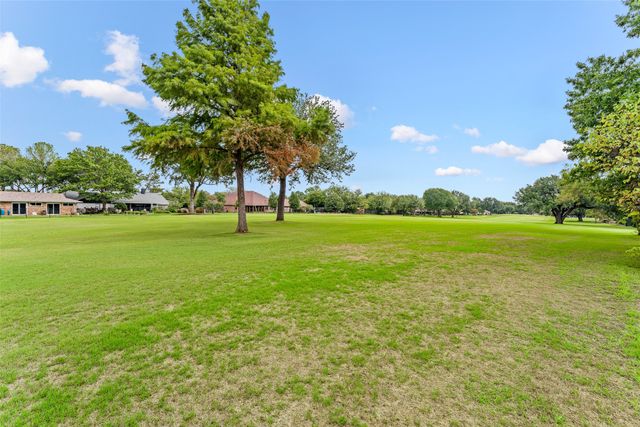 4000 Fairway Drive, Granbury, TX 76049