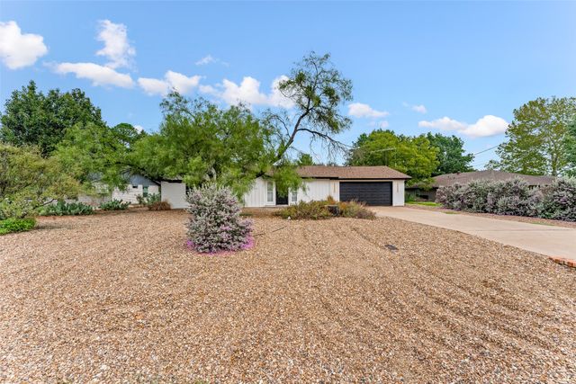 4000 Fairway Drive, Granbury, TX 76049