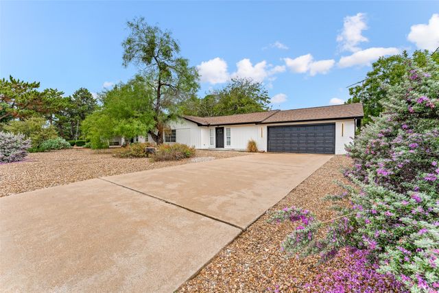 4000 Fairway Drive, Granbury, TX 76049