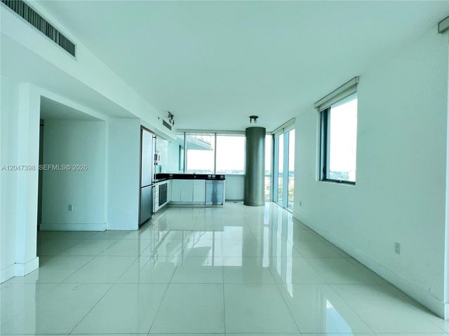92 SW 3rd St 3310, Miami, FL 33130