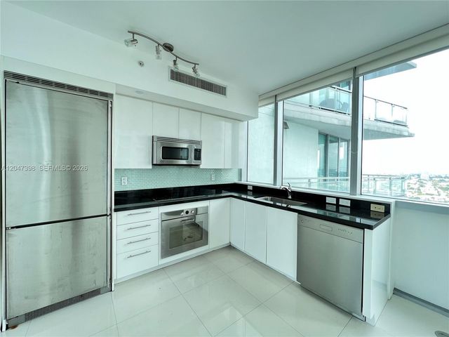 92 SW 3rd St 3310, Miami, FL 33130