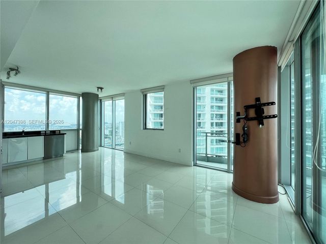 92 SW 3rd St 3310, Miami, FL 33130