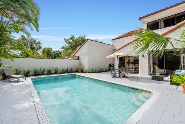 2442 Windsor Way Court, Wellington, FL 33414