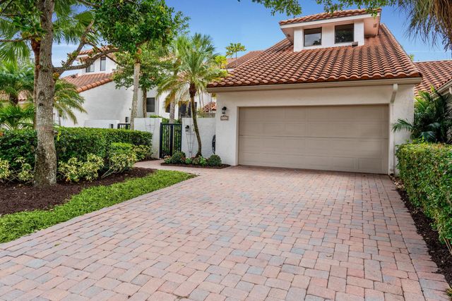 2442 Windsor Way Court, Wellington, FL 33414
