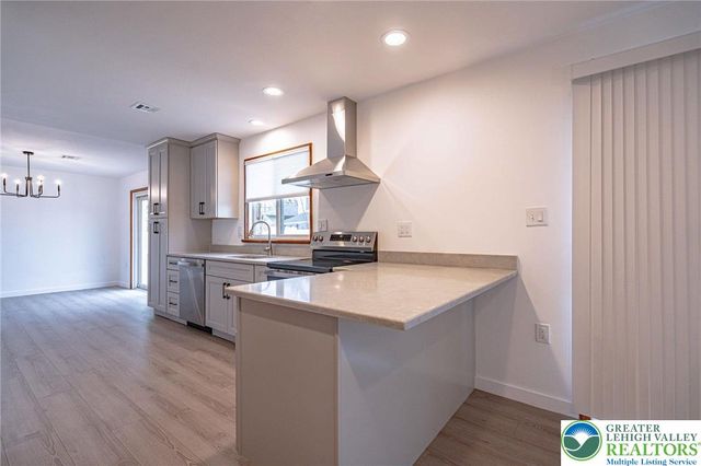 3442 Hickory Circle, South Whitehall Twp, PA 18103