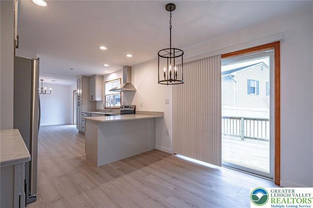 3442 Hickory Circle, South Whitehall Twp, PA 18103