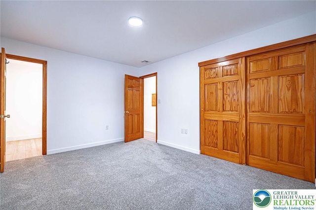 3442 Hickory Circle, South Whitehall Twp, PA 18103