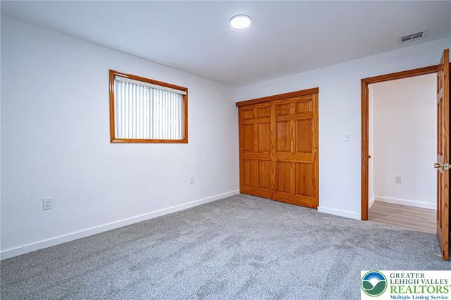 3442 Hickory Circle, South Whitehall Twp, PA 18103