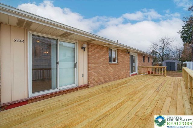 3442 Hickory Circle, South Whitehall Twp, PA 18103