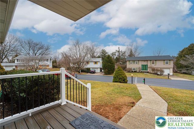 3442 Hickory Circle, South Whitehall Twp, PA 18103