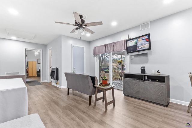 121 Crestwood Rd, Warner Robins, GA 31093