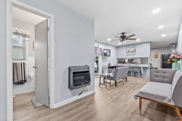 121 Crestwood Rd, Warner Robins, GA 31093