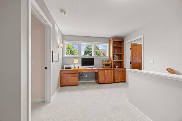 15858 Drawstone Trail, Apple Valley, MN 55124