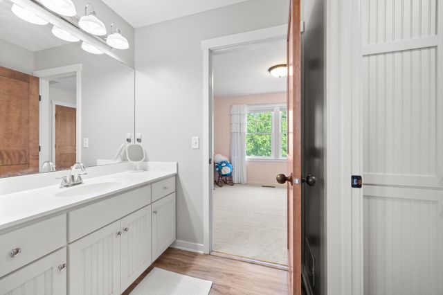 15858 Drawstone Trail, Apple Valley, MN 55124