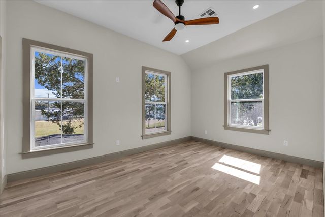718 Tyler Street, Waco, TX 76704