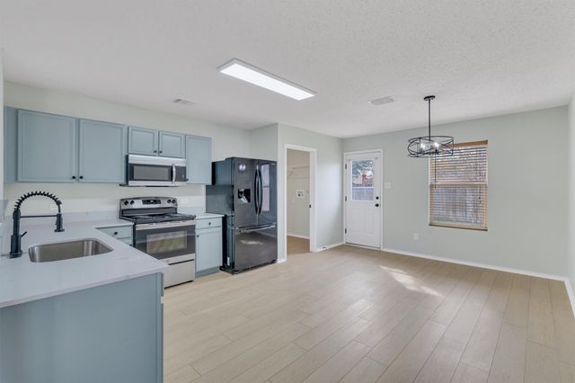 131 Sandlewood Drive, Terrell, TX 75160