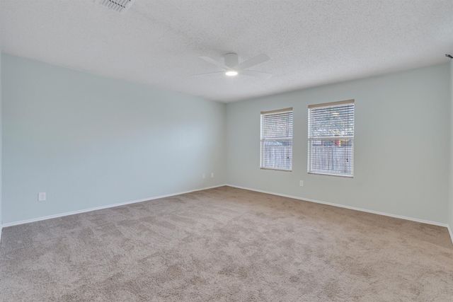 131 Sandlewood Drive, Terrell, TX 75160