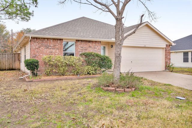 131 Sandlewood Drive, Terrell, TX 75160