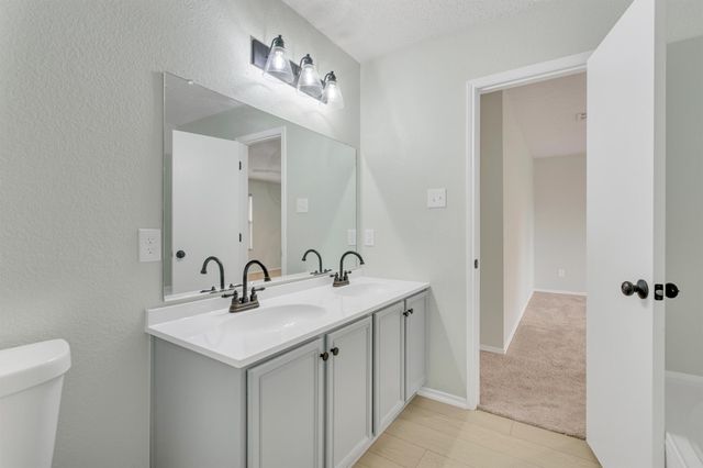 131 Sandlewood Drive, Terrell, TX 75160