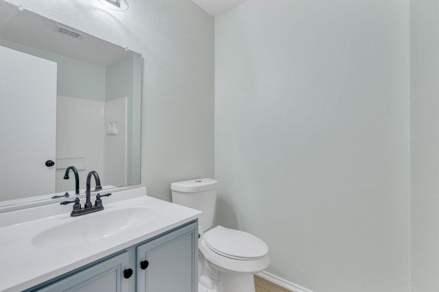 131 Sandlewood Drive, Terrell, TX 75160