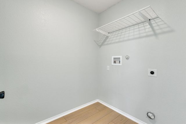 131 Sandlewood Drive, Terrell, TX 75160