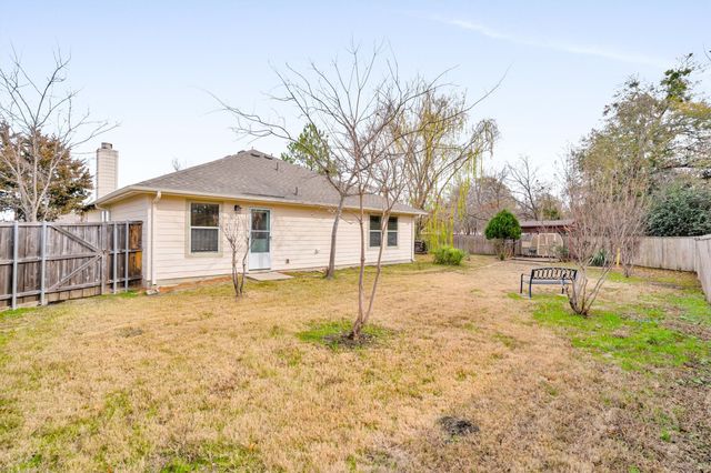 131 Sandlewood Drive, Terrell, TX 75160