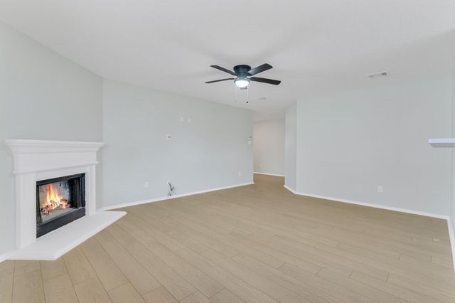 131 Sandlewood Drive, Terrell, TX 75160