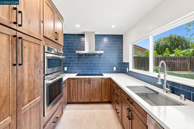 214 Turnstone Dr, Livermore, CA 94551