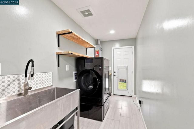214 Turnstone Dr, Livermore, CA 94551