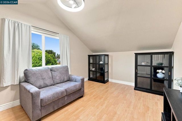 214 Turnstone Dr, Livermore, CA 94551