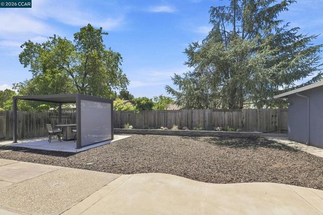214 Turnstone Dr, Livermore, CA 94551