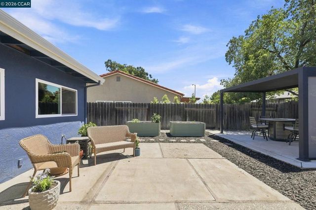 214 Turnstone Dr, Livermore, CA 94551