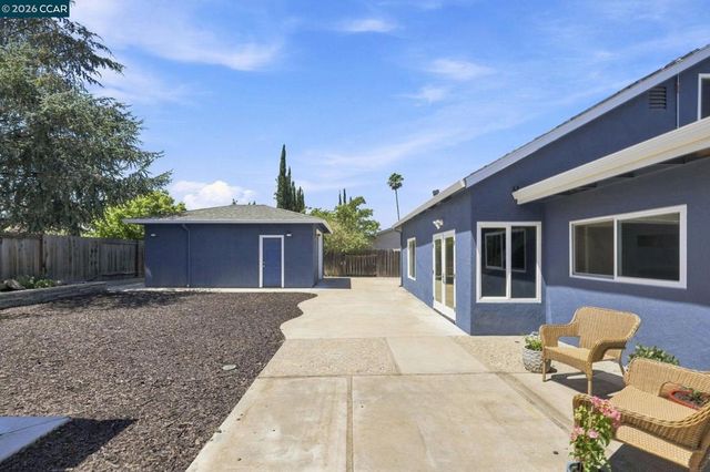 214 Turnstone Dr, Livermore, CA 94551