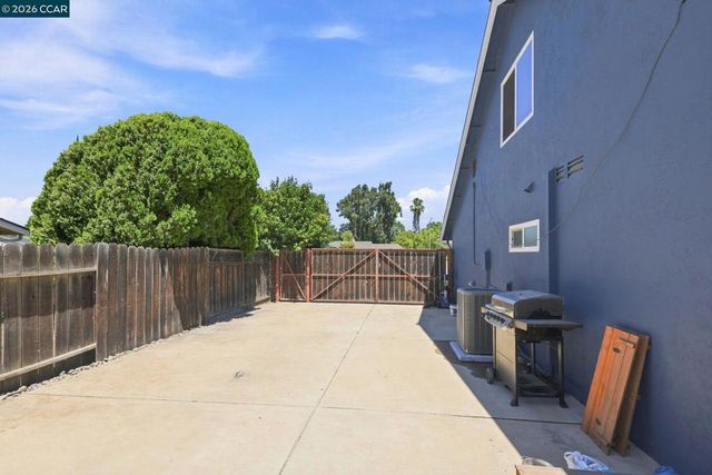 214 Turnstone Dr, Livermore, CA 94551