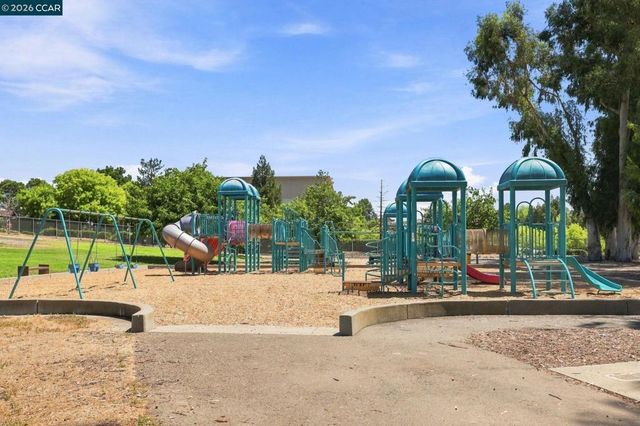 214 Turnstone Dr, Livermore, CA 94551