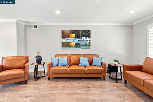 214 Turnstone Dr, Livermore, CA 94551