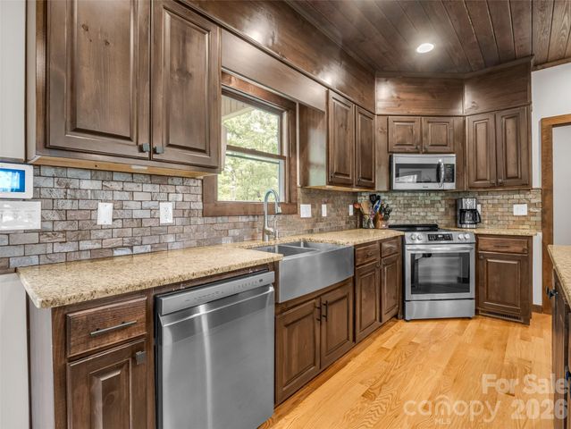 139 Picnic Point Road, Lake Lure, NC 28746