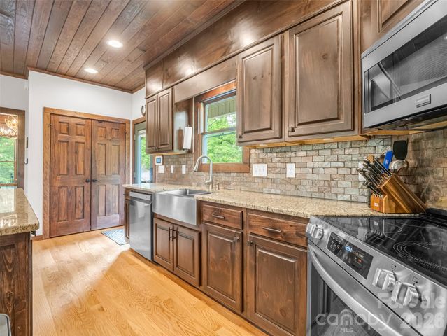 139 Picnic Point Road, Lake Lure, NC 28746