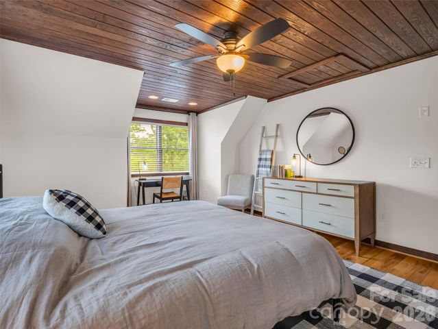 139 Picnic Point Road, Lake Lure, NC 28746