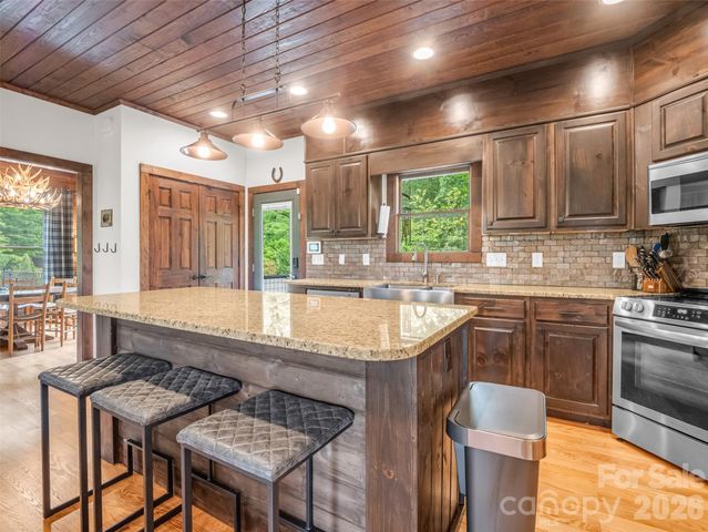 139 Picnic Point Road, Lake Lure, NC 28746