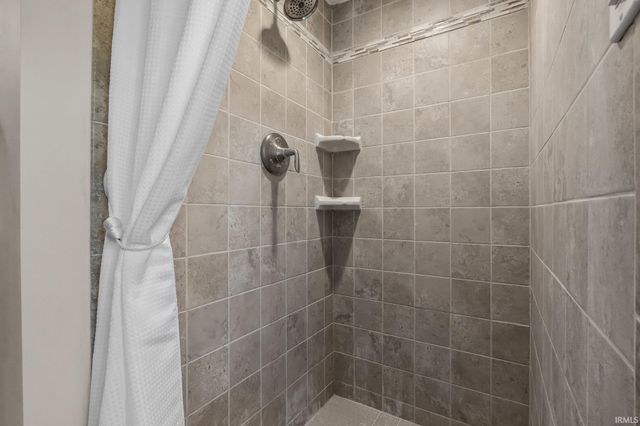 50820 Heather Hill Lane, Granger, IN 46530