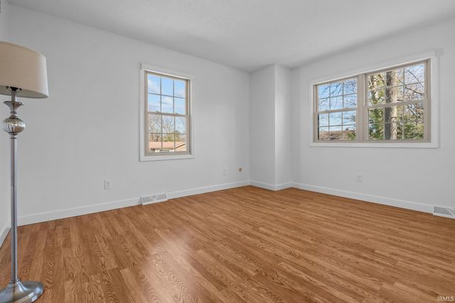 50820 Heather Hill Lane, Granger, IN 46530