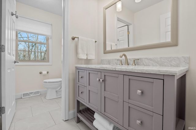 50820 Heather Hill Lane, Granger, IN 46530