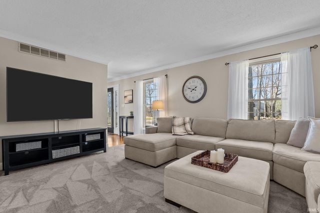 50820 Heather Hill Lane, Granger, IN 46530