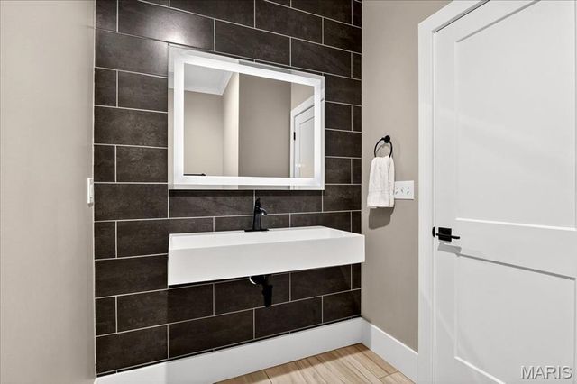 2029 Lily Avenue, Kirkwood, MO 63122